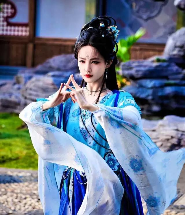 腾讯芒果爱奇艺齐推新剧,《古乐风华录》《等到你》等五部重点剧集定档动态 情报图 腾讯芒果爱奇艺齐推新剧,《古乐风华录》《等到你》等五部重点剧集定档动态 情报图